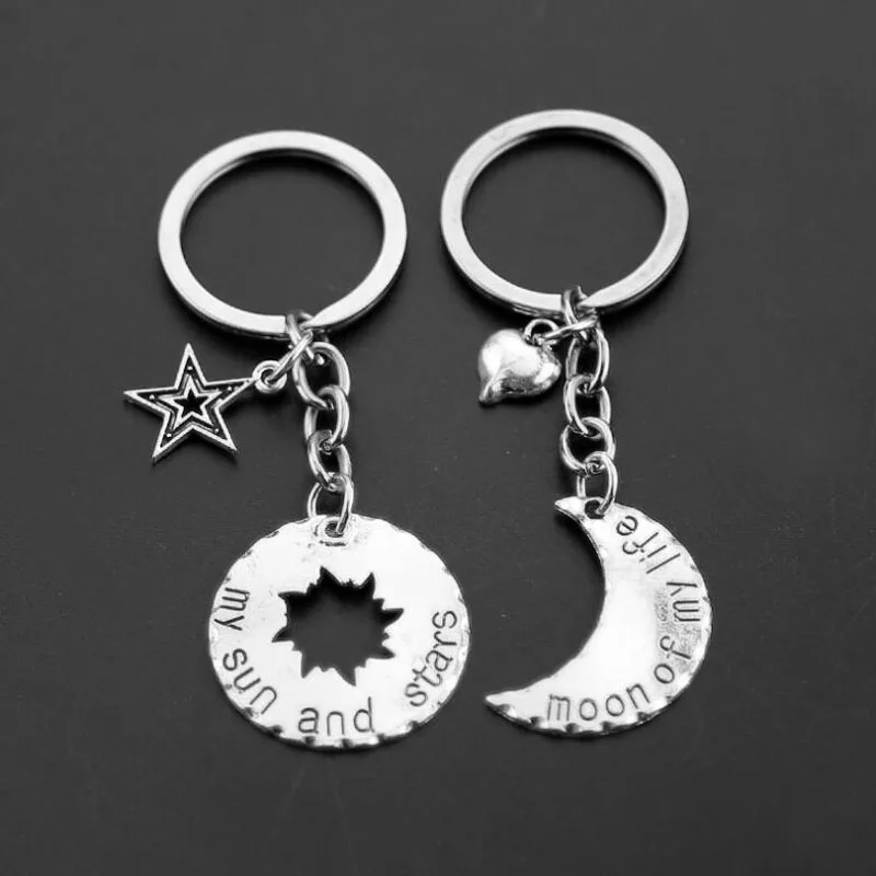 10pairs/lot Fashion Jewelry Keychains Moon and Star Couples Alloy Pendant Key Ring Car Keychain For Men and Women Accessories
10pairs/lot Fashion Jewelry Keychains Moon and Star Couples Alloy Pendant Key Ring Car Keychain For Men and Women Accessories