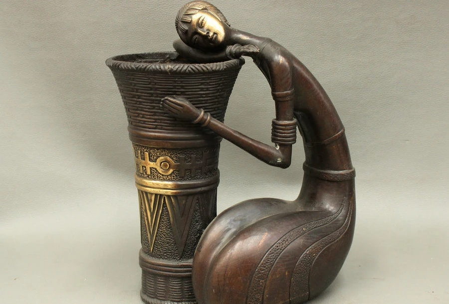 10" Folk Chinese Pure Copper Bronze Beautiful Belle Kneel Statue Brush Pot Vase
10" Folk Chinese Pure Copper Bronze Beautiful Belle Kneel Statue Brush Pot Vase