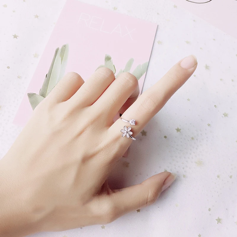 Fashion 2018 women's jewelry S925 silver literary zircon flower head adjustable special design rings finger ring wedding gift
Fashion 2018 women's jewelry S925 silver literary zircon flower head adjustable special design rings finger ring wedding gift
