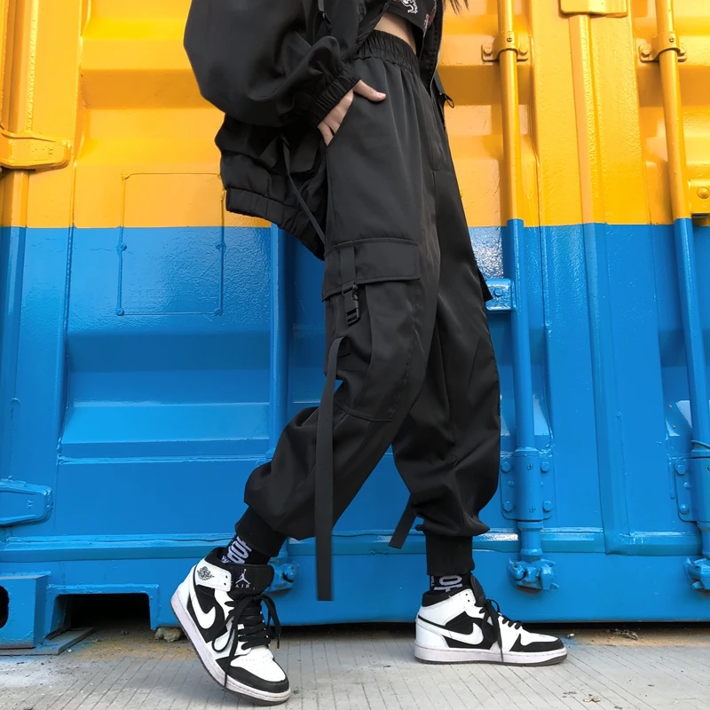 Street casual pants ladies casual jogging shoes black high waist loose female pants Korean ladies pants Capri pockets jogger
Street casual pants ladies casual jogging shoes black high waist loose female pants Korean ladies pants Capri pockets jogger