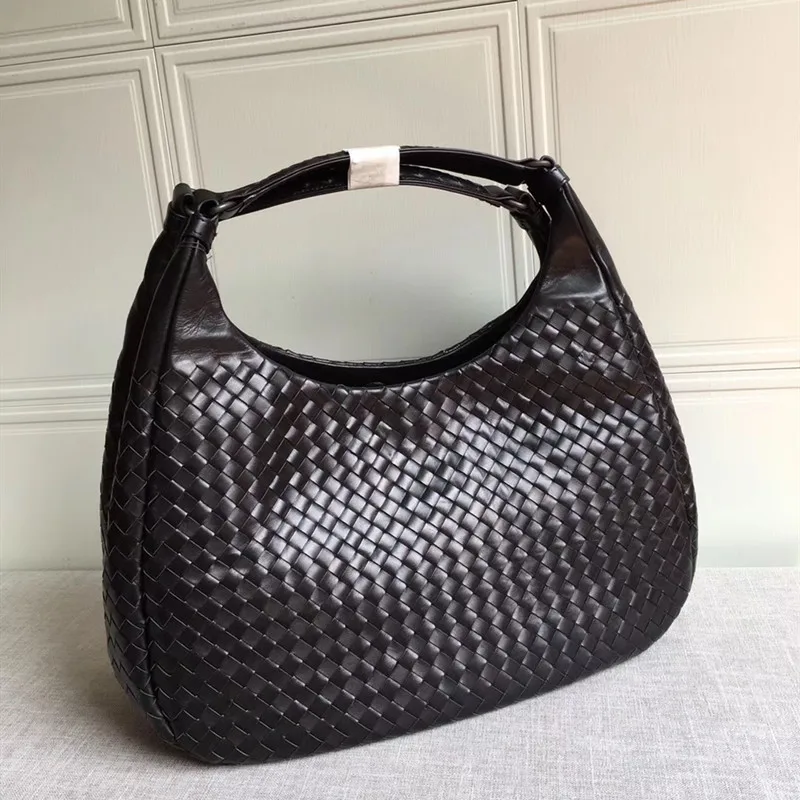 20190705001 2019 genuine leather luxury handbags women bag runway desigin female Europe brand top quality free shipping of dhl 
20190705001 2019 genuine leather luxury handbags women bag runway desigin female Europe brand top quality free shipping of dhl