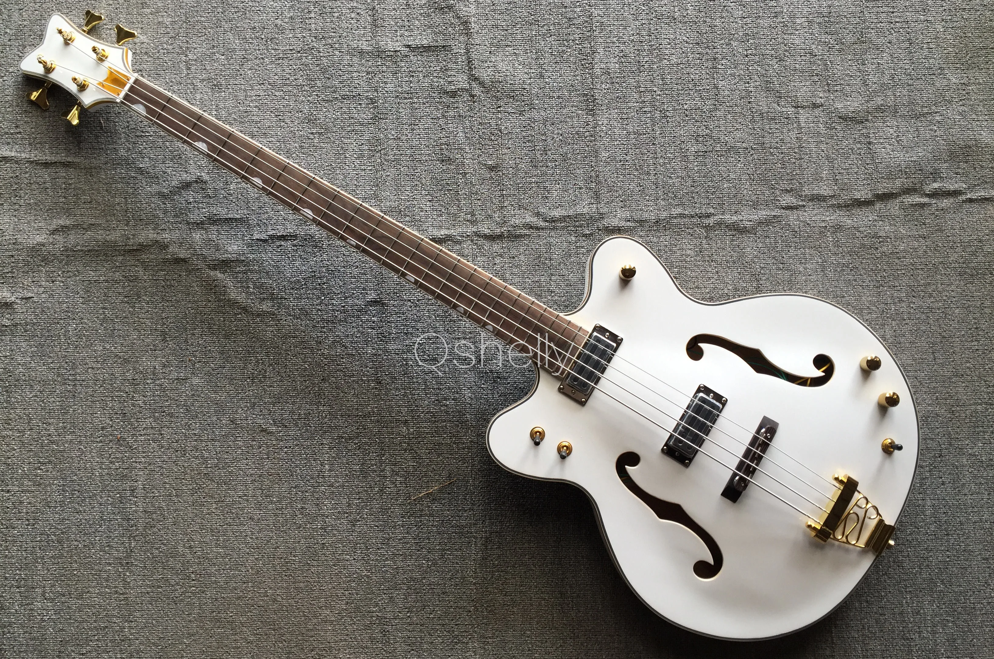top quality QShelly custom white f hole hollow body 4 strings gold tailpiece GCH electric bass guitar musical instrument shop
top quality QShelly custom white f hole hollow body 4 strings gold tailpiece GCH electric bass guitar musical instrument shop