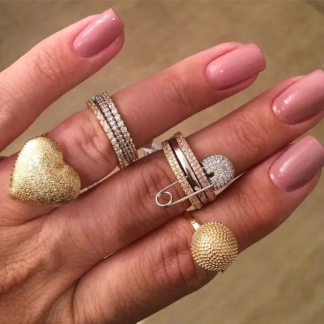 2019 New fashion fine 925 Sterling Silver micro pave full shiny tiny CZ stone paper clip ring For Women delicate Wedding Jewelry
2019 New fashion fine 925 Sterling Silver micro pave full shiny tiny CZ stone paper clip ring For Women delicate Wedding Jewelry