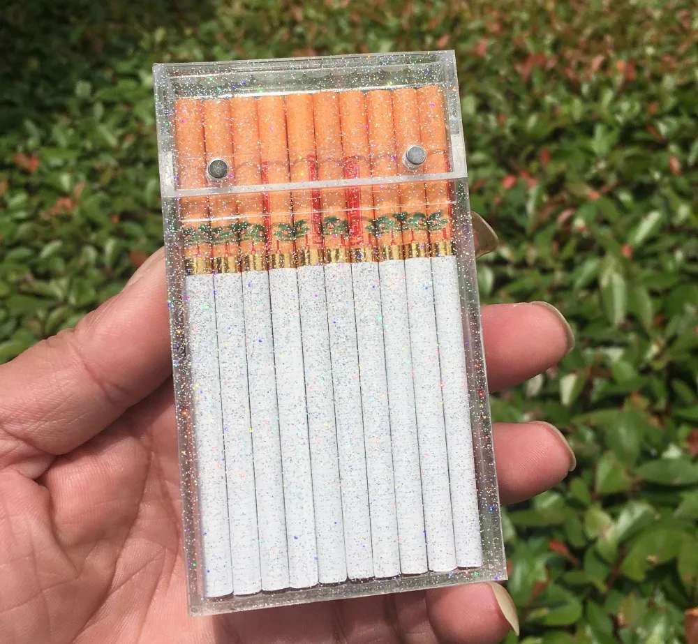Female Fine Smoke Cigarette Case With Glitter Ultra-thin Long Customized Plastic 20 Sticks Packaging Lengthen New Style
Female Fine Smoke Cigarette Case With Glitter Ultra-thin Long Customized Plastic 20 Sticks Packaging Lengthen New Style