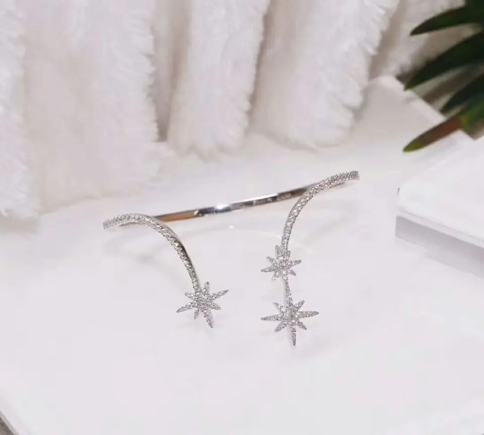 MeiBaPJ Luxurious S925 Silver Stars Bracelet for Women Wedding Party Jewelry Charm Bangle Gift Box
MeiBaPJ Luxurious S925 Silver Stars Bracelet for Women Wedding Party Jewelry Charm Bangle Gift Box