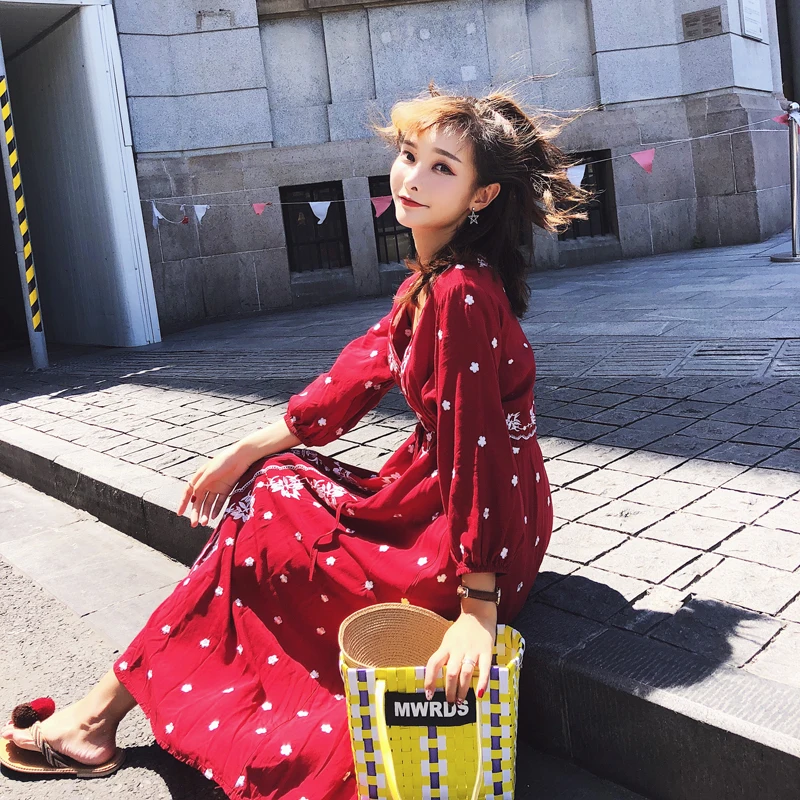 MUMUZI women vintage retro dresses flower embroidery dress v neck slim waist female casual loose boho dress vestidos jurken
MUMUZI women vintage retro dresses flower embroidery dress v neck slim waist female casual loose boho dress vestidos jurken