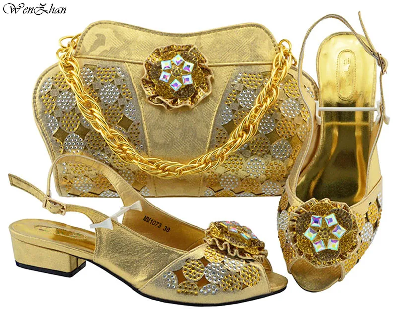 Unique Shoes and Bag Set African Sets gold Ladies Italian Shoes and Bag Set Decorated with Rhinestone Nigerian Shoes !B88-18
Unique Shoes and Bag Set African Sets gold Ladies Italian Shoes and Bag Set Decorated with Rhinestone Nigerian Shoes !B88-18