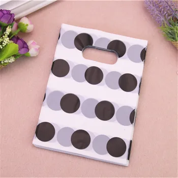 2017 New Design Wholesale 100pcs/lot 13*18cm Fashion Plastic Packaging Bags With Football Style Black Dot New Year Gift Bags
2017 New Design Wholesale 100pcs/lot 13*18cm Fashion Plastic Packaging Bags With Football Style Black Dot New Year Gift Bags