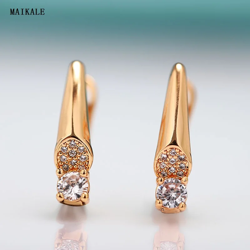 MAIKALE New Fashion Cubic Zirconia Simple Stud Earrings For Women Fine Jewelry Rose Gold Wedding Party Exquisite Jewelry Gift
MAIKALE New Fashion Cubic Zirconia Simple Stud Earrings For Women Fine Jewelry Rose Gold Wedding Party Exquisite Jewelry Gift