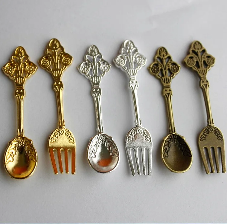2pcs/set fork spoon 1:3 Scale Dollhouse Doll Accessories tableware kitchen Mini Vintage Decor food Dinnerware for kids gift toy
2pcs/set fork spoon 1:3 Scale Dollhouse Doll Accessories tableware kitchen Mini Vintage Decor food Dinnerware for kids gift toy