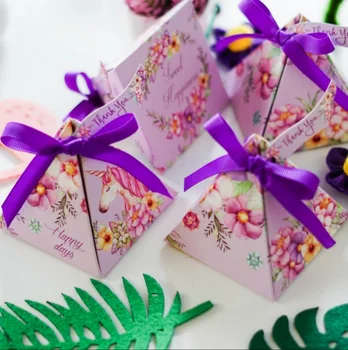 50pcs Purple Triangular Pyramid Floral Printed Unicorn Wedding Favors Candy Box Bomboniera Wedding Party Decoration Gift Boxes
50pcs Purple Triangular Pyramid Floral Printed Unicorn Wedding Favors Candy Box Bomboniera Wedding Party Decoration Gift Boxes