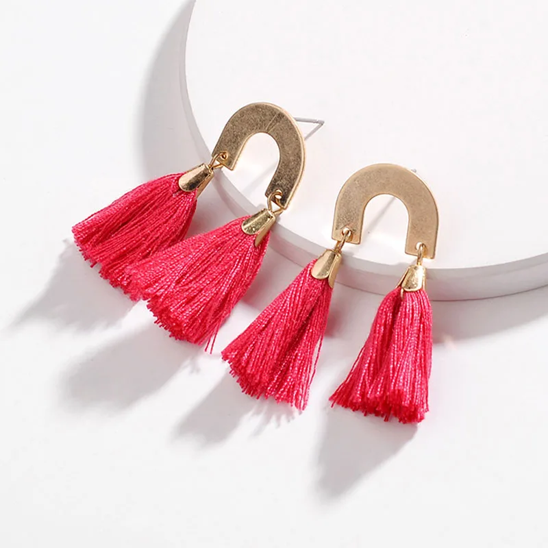Bohemian Mini Tassel Earrings Gold U Shape Bride Earrings for Women Wedding hanging Earrings Jewelry Gift
Bohemian Mini Tassel Earrings Gold U Shape Bride Earrings for Women Wedding hanging Earrings Jewelry Gift