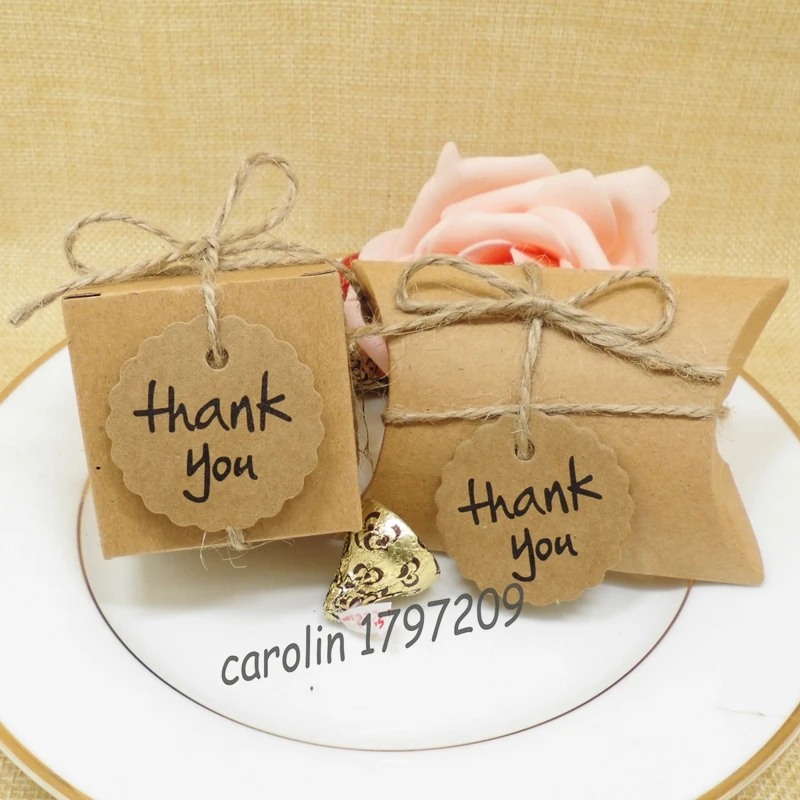Image 100pcs Kraft Paper Pillow Square Candy Box Rustic Wedding Favors Candy Holder Bags Wedding Party Gift Boxes with thank you tags