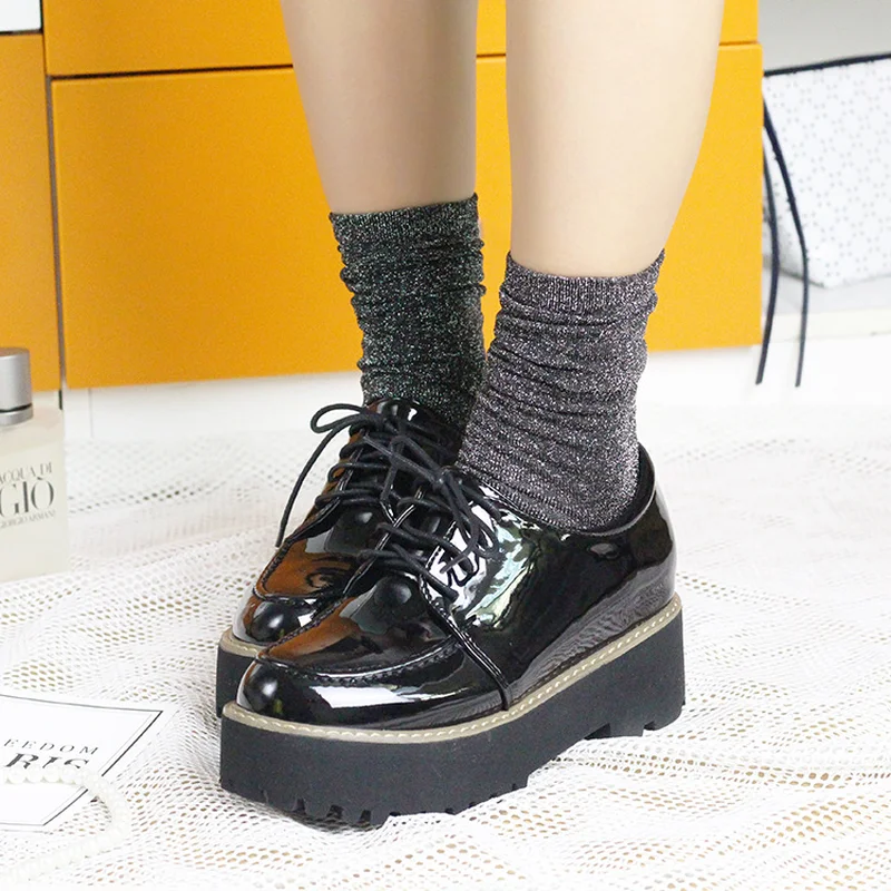 Muluhu spring Cotton Solid Shiny Woman Socks Fashion Shiny Metallic Line Sock Art Fold Female Student girls Thick cute Socks
Muluhu spring Cotton Solid Shiny Woman Socks Fashion Shiny Metallic Line Sock Art Fold Female Student girls Thick cute Socks