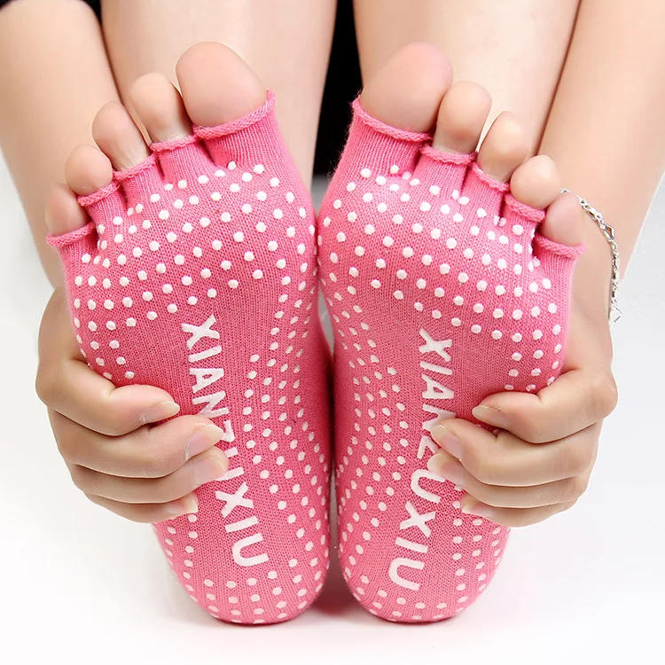 Women Yoga Socks Half Toe Non Slip Ladies Massage Sport Socks Half-fingers Cotton Warm Exercise Running Hose Free Shipping
Women Yoga Socks Half Toe Non Slip Ladies Massage Sport Socks Half-fingers Cotton Warm Exercise Running Hose Free Shipping