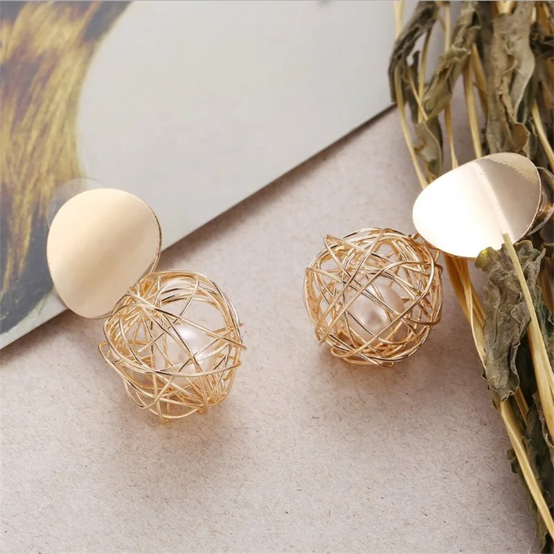Spherical Pearl Earrings for Women Golden Pop Jewelry Metal Sequin Drop Earrings Fashion Valentine's Day Present Dropshipping
Spherical Pearl Earrings for Women Golden Pop Jewelry Metal Sequin Drop Earrings Fashion Valentine's Day Present Dropshipping
