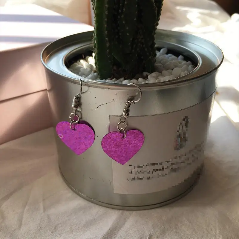 2017 New Personality Fashion Elegant Sequins Sparkling Purple Love Sheet Earrings Heart Pendant Earrings Statement Earrings
2017 New Personality Fashion Elegant Sequins Sparkling Purple Love Sheet Earrings Heart Pendant Earrings Statement Earrings