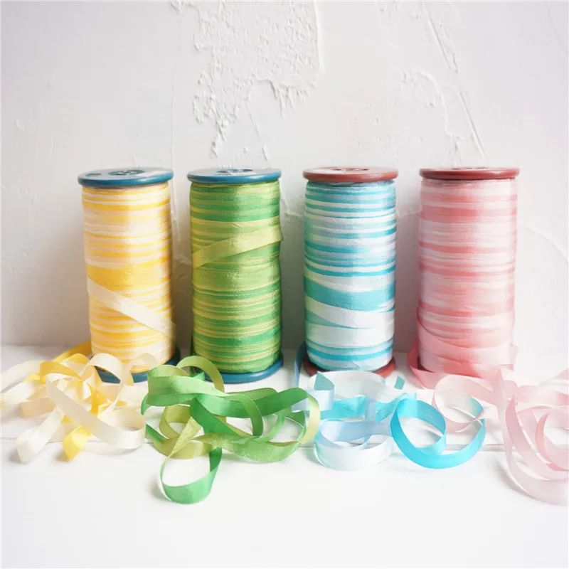 7mmX10m/card variegated colors of 100% pure silk embroidery ribbon thin taffeta high quality silk ribbon Anya Ribbon Handcraft
7mmX10m/card variegated colors of 100% pure silk embroidery ribbon thin taffeta high quality silk ribbon Anya Ribbon Handcraft