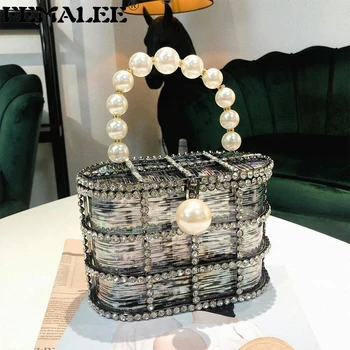 Luxury Designer Alloy Metallic Shoulder Bag Pearl Handbags Rhinestone Women Hollow Box Totes Ladies Party Evening Clutch Bags
Luxury Designer Alloy Metallic Shoulder Bag Pearl Handbags Rhinestone Women Hollow Box Totes Ladies Party Evening Clutch Bags