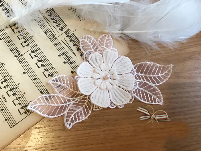 15.5CMX9CM 10pcs pink beads 3D flowers mesh embroidery lace appliques patches L14M148
15.5CMX9CM 10pcs pink beads 3D flowers mesh embroidery lace appliques patches L14M148
