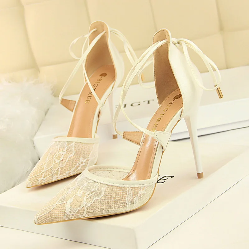 Fashion women's shoes sexy fine with shallow mouth pointed mesh lace cross with hollow banquet wedding high heel sandals
Fashion women's shoes sexy fine with shallow mouth pointed mesh lace cross with hollow banquet wedding high heel sandals