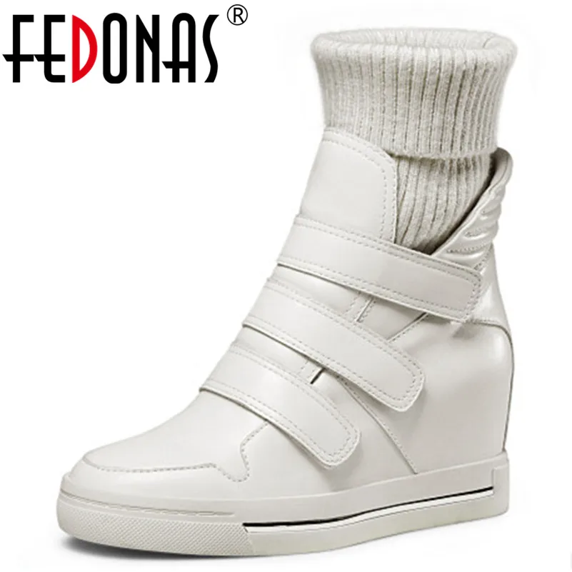 FEDONAS Top Quality Elegant Women Wedges High Heels Ankle Boots Buckles New Autumn Winter Ladies Shoes Woman Ladies Ladies Boots
FEDONAS Top Quality Elegant Women Wedges High Heels Ankle Boots Buckles New Autumn Winter Ladies Shoes Woman Ladies Ladies Boots
