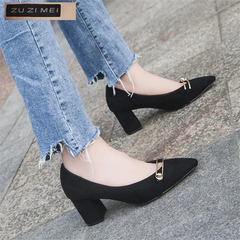 2018 Women Pumps Sweet Style Square High Heel Flock Pointed Toe 6.5CM Spring and Autumn Elegant Shallow Ladies Shoes Size 34-43
2018 Women Pumps Sweet Style Square High Heel Flock Pointed Toe 6.5CM Spring and Autumn Elegant Shallow Ladies Shoes Size 34-43