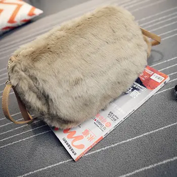 Women's faux plush shoulder bag fashion solid color comfortable fluffy messenger bag Miss canta handbag
Women's faux plush shoulder bag fashion solid color comfortable fluffy messenger bag Miss canta handbag