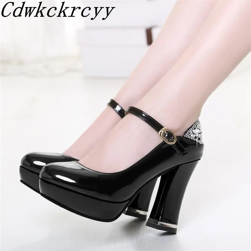 Spring and Autumn New pattern fashion Round head High-heeled Women Shoes black gules blue Sweet Sequins Women Shoes size 34-45
Spring and Autumn New pattern fashion Round head High-heeled Women Shoes black gules blue Sweet Sequins Women Shoes size 34-45