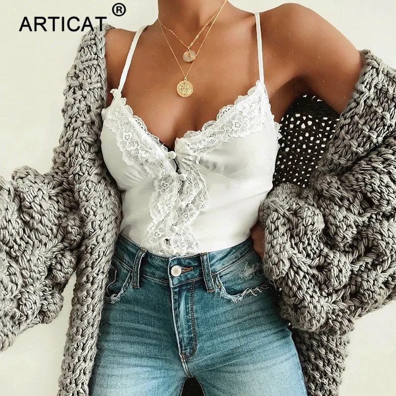 Articat White Sexy lace Embroidery Women Cami Tops Spaghetti strap V Neck Buttons Crop Top Streetwear White Ladies Summer Tops
Articat White Sexy lace Embroidery Women Cami Tops Spaghetti strap V Neck Buttons Crop Top Streetwear White Ladies Summer Tops