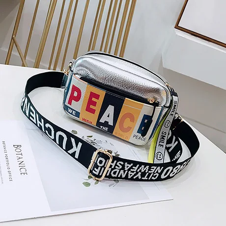 Summer New Women's Small Square Bag 2018 New Personality Broadband Shoulder Bag Korean Wild Messenger Bag Mini Square Bag
Summer New Women's Small Square Bag 2018 New Personality Broadband Shoulder Bag Korean Wild Messenger Bag Mini Square Bag