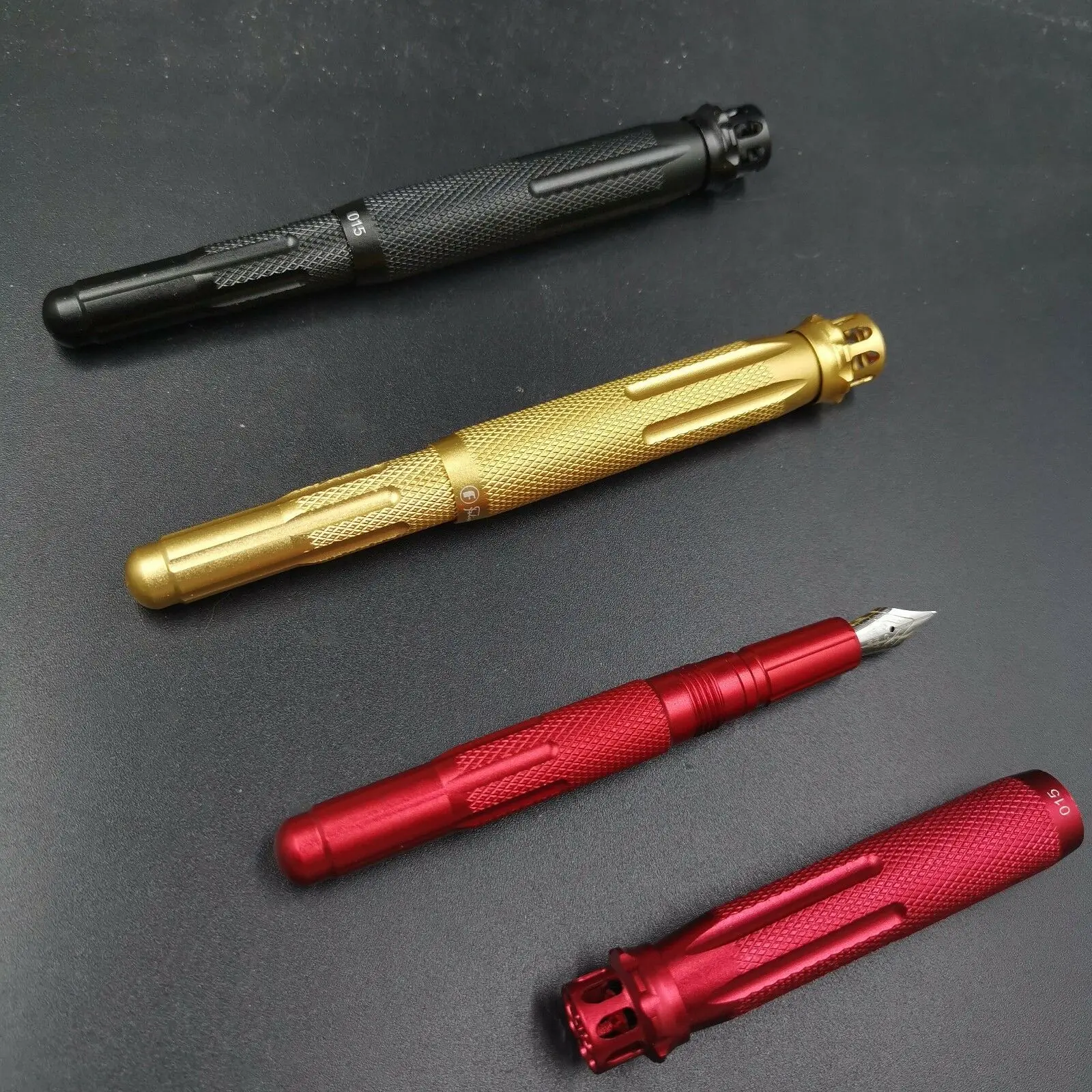 Fuliwen 015 Aluminum Fountain Pen, Bobby Medium A Little Soft Nib, Converter Pen
Fuliwen 015 Aluminum Fountain Pen, Bobby Medium A Little Soft Nib, Converter Pen