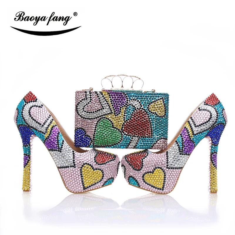 Luxury crystal Wedding shoes with matching bags Women 2017 fashion shoes Multicolored Rhinestone shoe and bag set
Luxury crystal Wedding shoes with matching bags Women 2017 fashion shoes Multicolored Rhinestone shoe and bag set