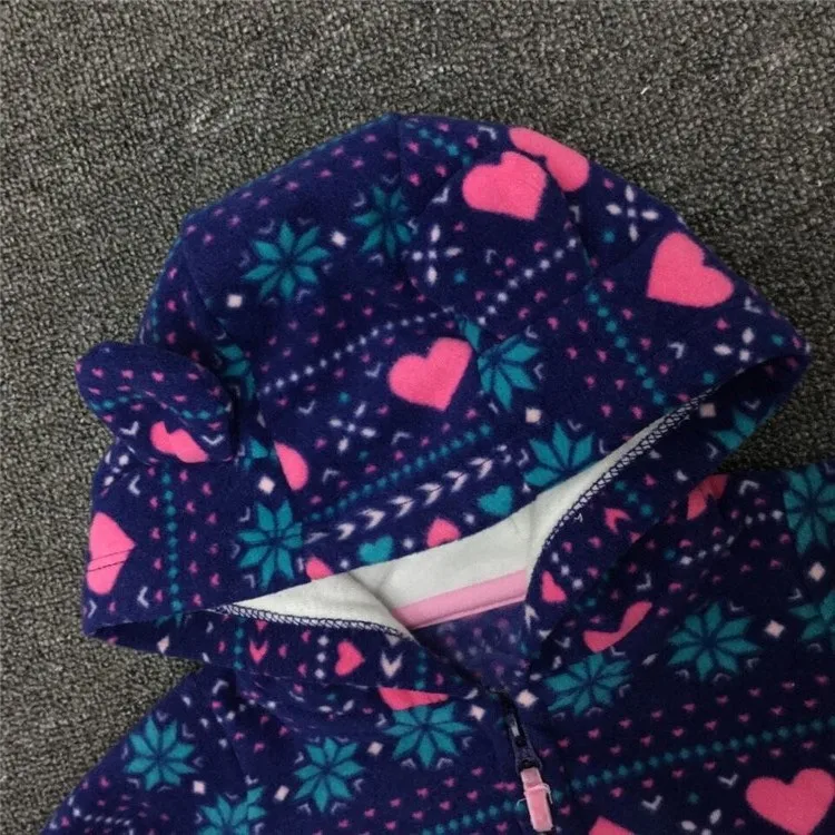 3305142934_1505242207