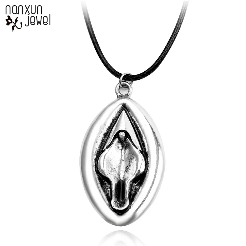 Punk Hip Hop Female organ Pendant Necklace Strange Carving funny pendants gifts female genital Necklaces Jewelry Accessories
Punk Hip Hop Female organ Pendant Necklace Strange Carving funny pendants gifts female genital Necklaces Jewelry Accessories