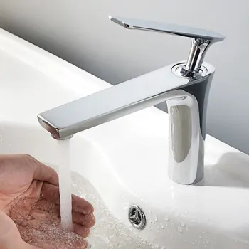 Basin Faucets Modern Copper Chromium plating Bathroom faucets Single Hole Cold and Hot Water Tap Basin Faucet Mixer Taps 4511M
Basin Faucets Modern Copper Chromium plating Bathroom faucets Single Hole Cold and Hot Water Tap Basin Faucet Mixer Taps 4511M