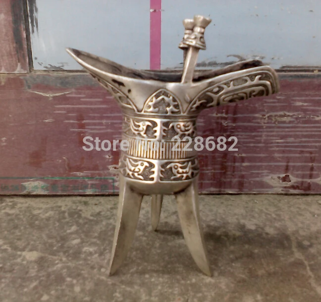 Collectible Decorated Tibet Silver Handwork Carved Teacup Wineglass Cup Statue fast Shiping
Collectible Decorated Tibet Silver Handwork Carved Teacup Wineglass Cup Statue fast Shiping