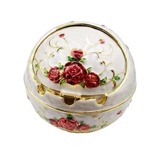 European retro creative zinc alloy ball with cover metal ashtray fashion personality home desk home
European retro creative zinc alloy ball with cover metal ashtray fashion personality home desk home