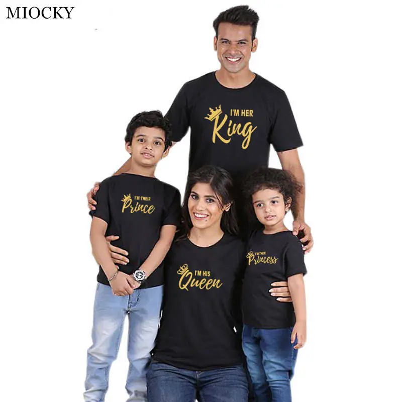 Family Matching Outfits Father Mother Daughter Son Clothes Look tshirt daddy mommy and me dress mom mum baby kids clothing E010
Family Matching Outfits Father Mother Daughter Son Clothes Look tshirt daddy mommy and me dress mom mum baby kids clothing E010