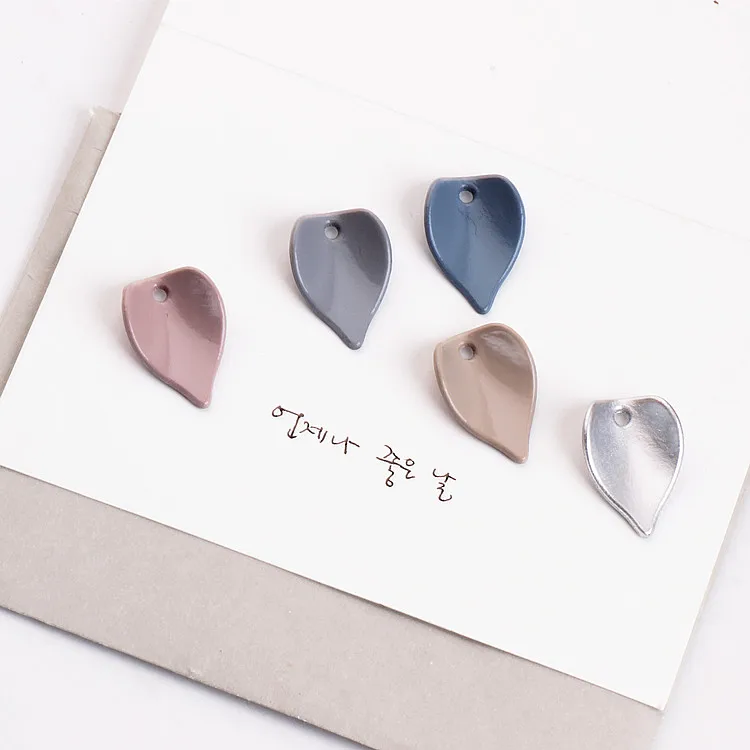 DIY accessories Korea creative earbob plant leaves roll alloy bracelet necklace pendant material
DIY accessories Korea creative earbob plant leaves roll alloy bracelet necklace pendant material