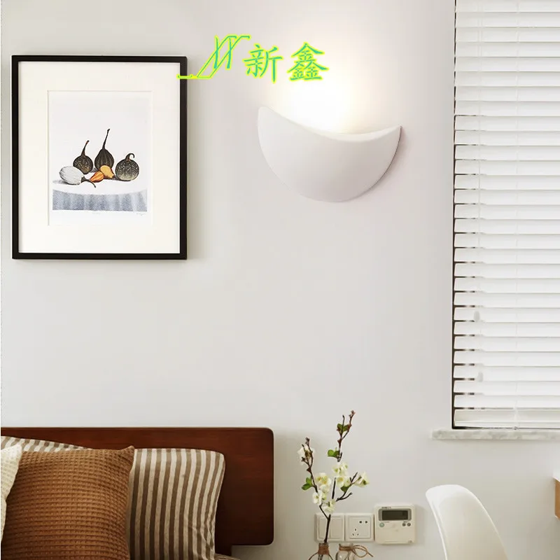 New LED simple modern moon semicircle aluminum wall lamp aisle aisle living room wall decoration lamp engineering light
New LED simple modern moon semicircle aluminum wall lamp aisle aisle living room wall decoration lamp engineering light