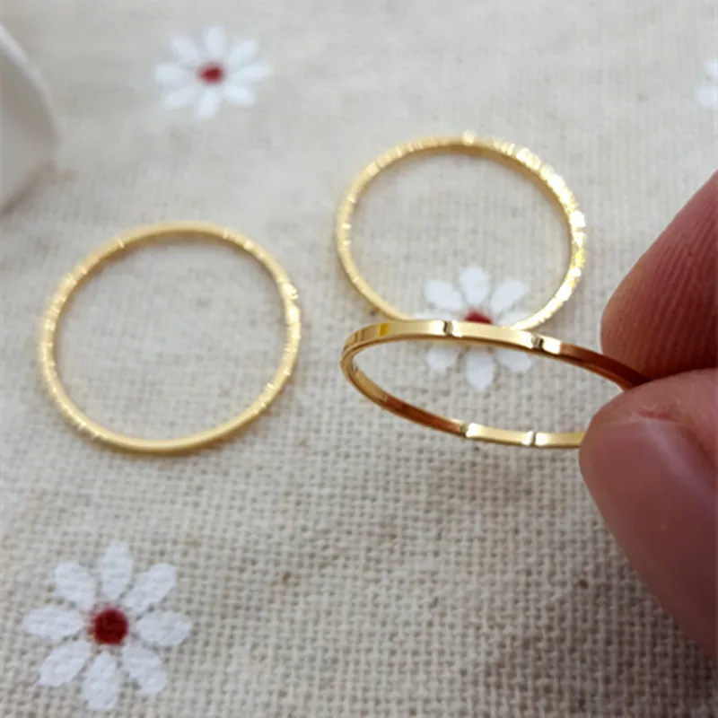 50pcs/lot 19MM Gold Closed Ring Charms Circle Connector Simple Circles handmade round tag pendants jewelry DIY material
50pcs/lot 19MM Gold Closed Ring Charms Circle Connector Simple Circles handmade round tag pendants jewelry DIY material