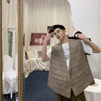 New Men Fashion Vintage Plaid Asymmetric Design Suit Vest Male Casual Sleeveless Jacket Outerwear Waistcoat Stage Costumes
New Men Fashion Vintage Plaid Asymmetric Design Suit Vest Male Casual Sleeveless Jacket Outerwear Waistcoat Stage Costumes