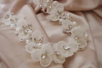 bridal headpiece applique, bridal sash applique with rhinestone and handmade rosette, handmade 3D flower
bridal headpiece applique, bridal sash applique with rhinestone and handmade rosette, handmade 3D flower