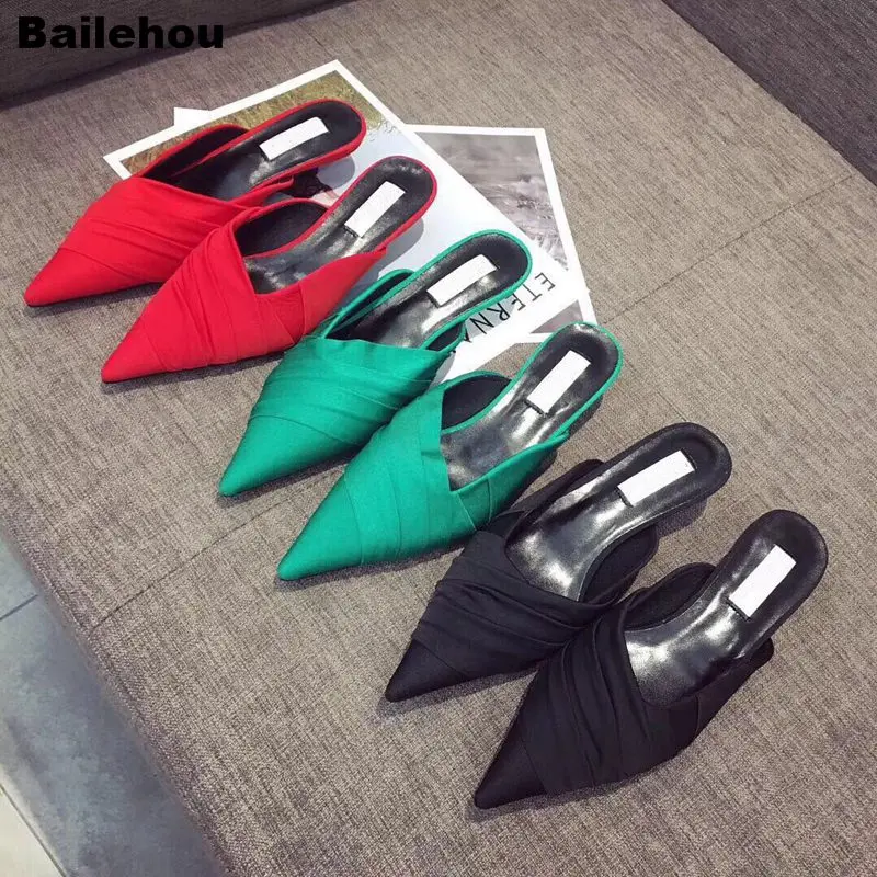 Bailehou 2019 Spring Women Heel Slippers Pointed Toe Low Heel Mule Shoes Fashion Brand Slides Closed Toe Outdoor Flip Flops Shoe
Bailehou 2019 Spring Women Heel Slippers Pointed Toe Low Heel Mule Shoes Fashion Brand Slides Closed Toe Outdoor Flip Flops Shoe