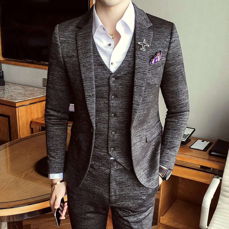High quality men's suit wedding dress 3 piece set luxury new formal men's suit jacket groom clothing men's slim banquet suit
High quality men's suit wedding dress 3 piece set luxury new formal men's suit jacket groom clothing men's slim banquet suit