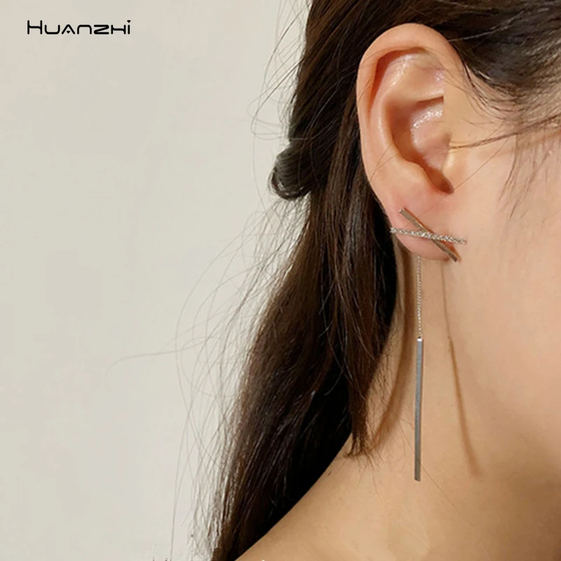 HUANZHI 2019 Korean New S925 Silver Needle X Shape Rhinestone Crystal Long Stick Pendant Gold Metal Stud Earrings for Women Girl
HUANZHI 2019 Korean New S925 Silver Needle X Shape Rhinestone Crystal Long Stick Pendant Gold Metal Stud Earrings for Women Girl