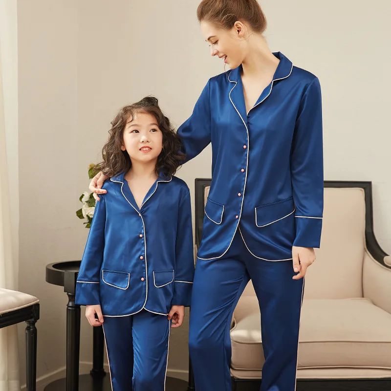 2019 new Spring Mother Kids boy girl Pajamas Family Matching Sleepwear Mom Daughter Son Pyjamas Set Matching suit Nightwear
2019 new Spring Mother Kids boy girl Pajamas Family Matching Sleepwear Mom Daughter Son Pyjamas Set Matching suit Nightwear