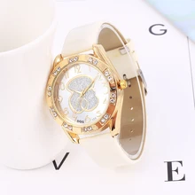 Relogio feminino 2021 New Women Watches Fashion Brand Bear Watch Women Casual Leather Belt Quartz Wristwatch reloj mujer
Relogio feminino 2021 New Women Watches Fashion Brand Bear Watch Women Casual Leather Belt Quartz Wristwatch reloj mujer