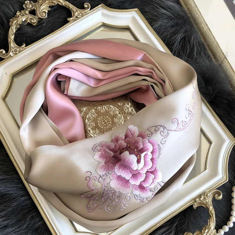 Peony Chinese style high-grade silk embroidery women scarf silk hand-embroidered double-sided silk scarf shawl 1order=1pc
Peony Chinese style high-grade silk embroidery women scarf silk hand-embroidered double-sided silk scarf shawl 1order=1pc